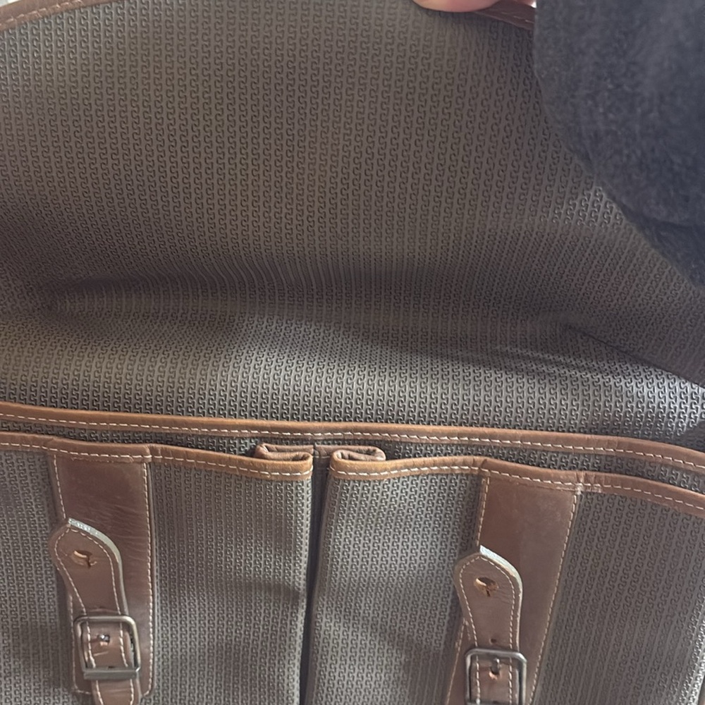 Vintage and Charles Jourdan Actif Paris bag
Size: 11’’ X 14’’ - Picture 4 of 10
